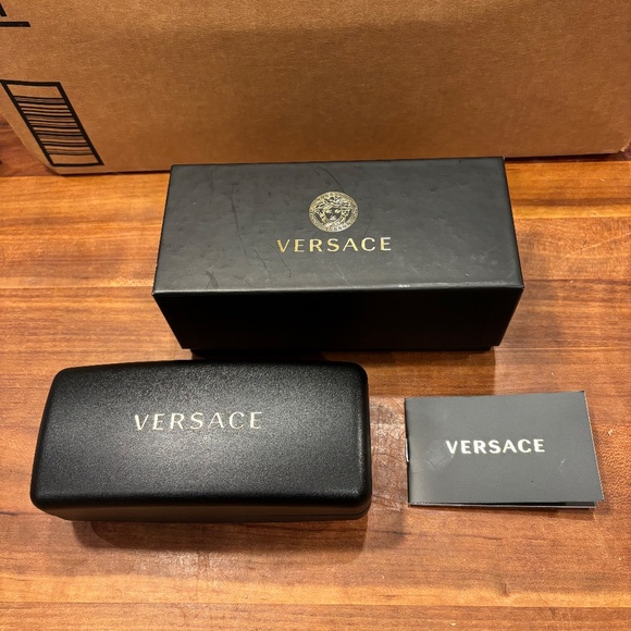 Versace Medusa Biggie Shield sunglasses black with gold Medusa NWT - Picture 15 of 15